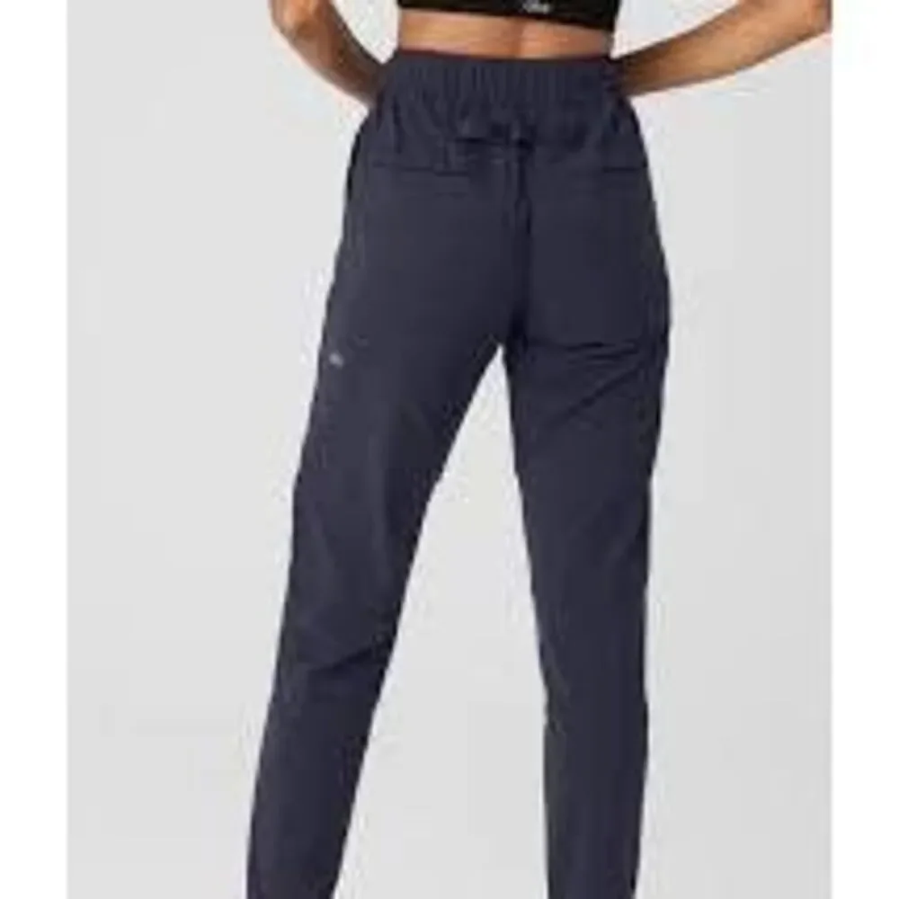 Alo Yoga Talus Tech Breathable Pants Navy Blue Jogger Size Medium